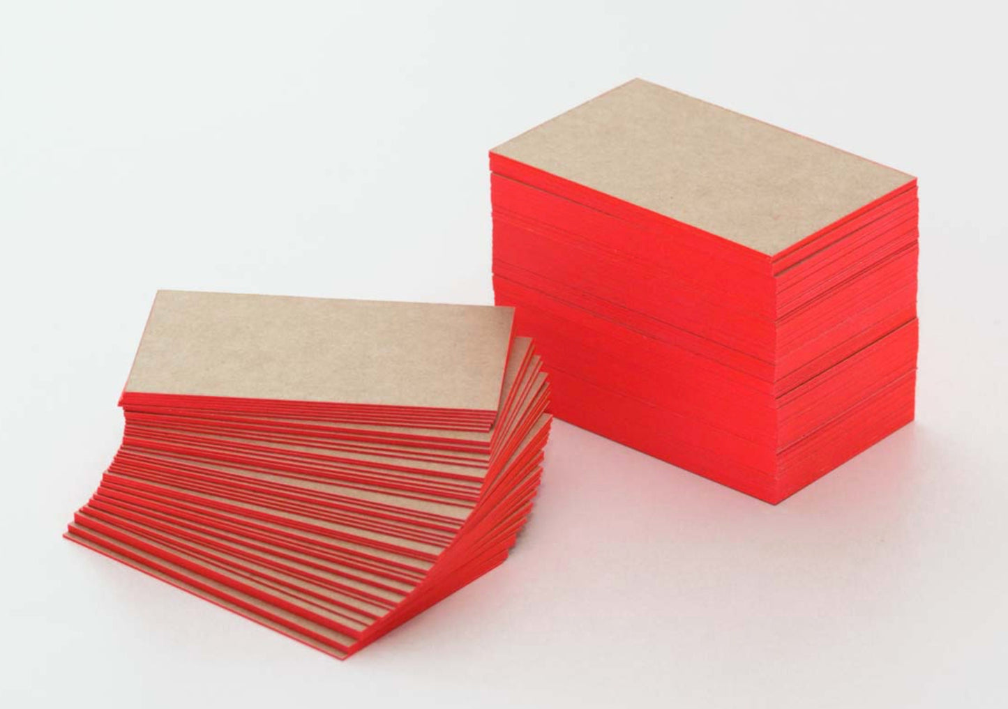 Visitenkarte Kraftkarton mit Farbschnitt Farbschnitt rot, türkis, schwarz, weiss