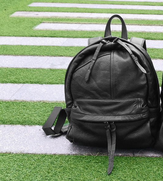 Rucksack aus recycelten Lederjacken