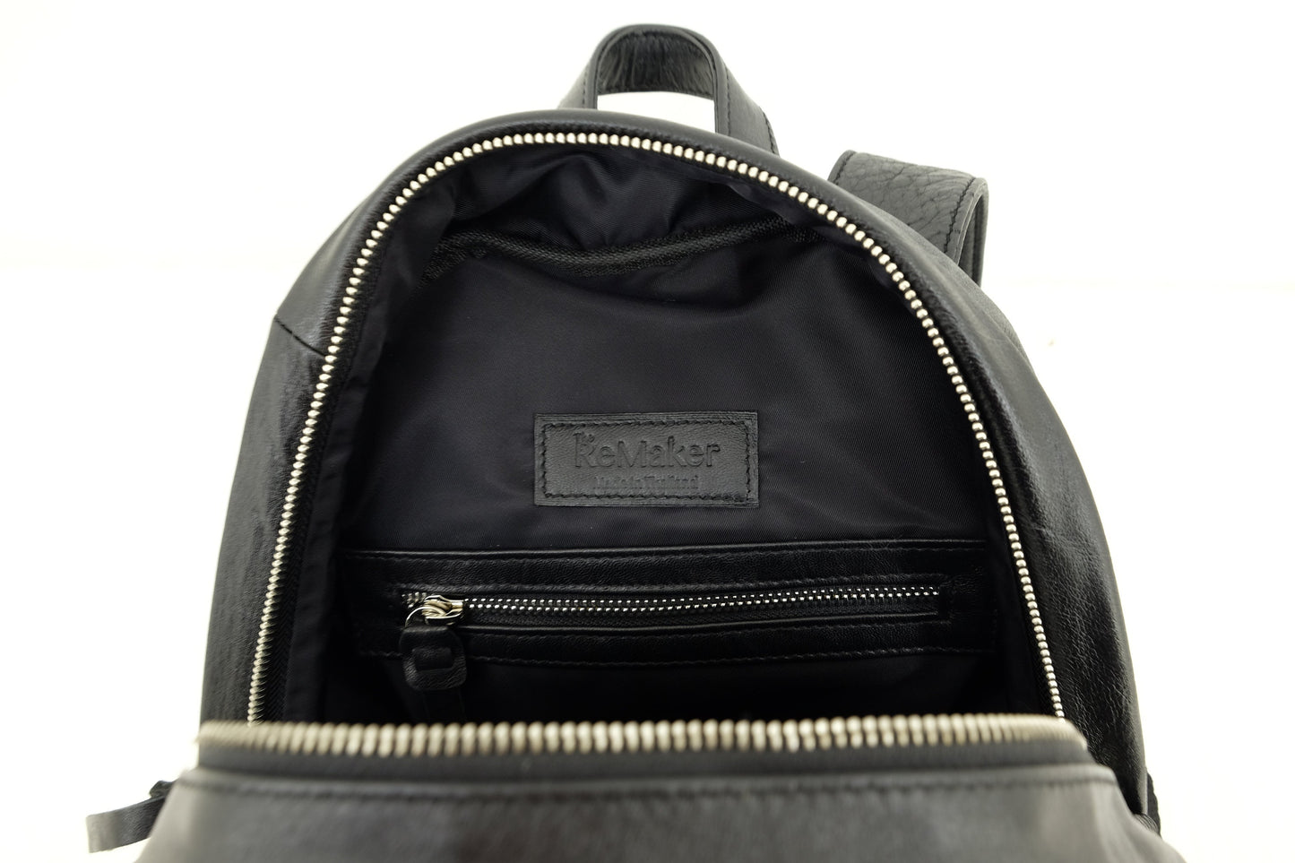 Rucksack aus recycelten Lederjacken