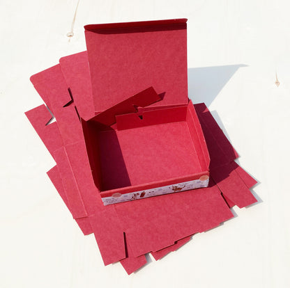 Rote Box aus Karton zum Selbstaufbau - Plano Box